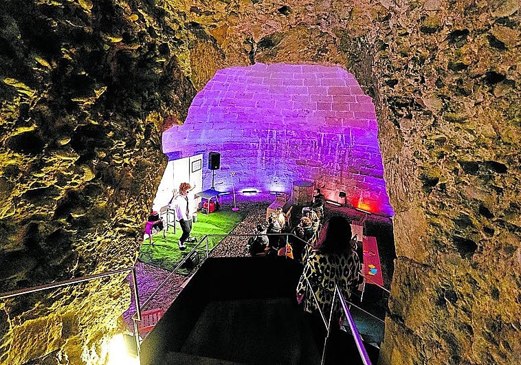 Representación de la obra 'Payaso' en el Cubo del Revellín en la anterior edición de Escenario Insólito.