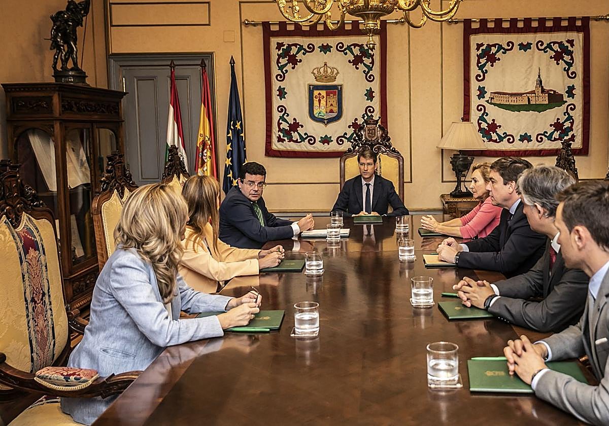 Primera reunión del Consejo de Gobierno presidido por Gonzalo Capellán en julio de 2023.