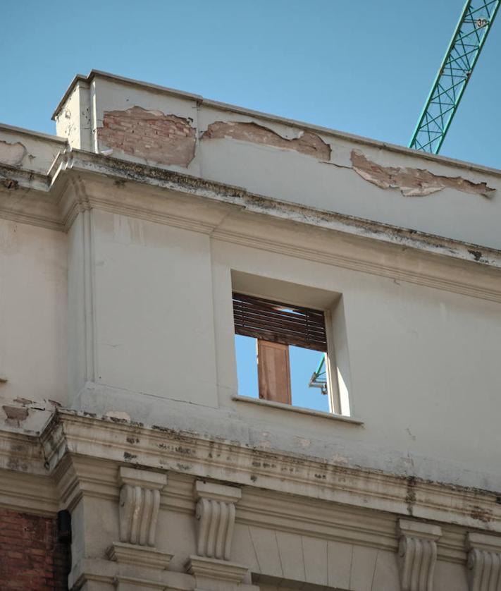 Imagen secundaria 2 - Detalles de la construcción de 1927 de Agapito del Valle.