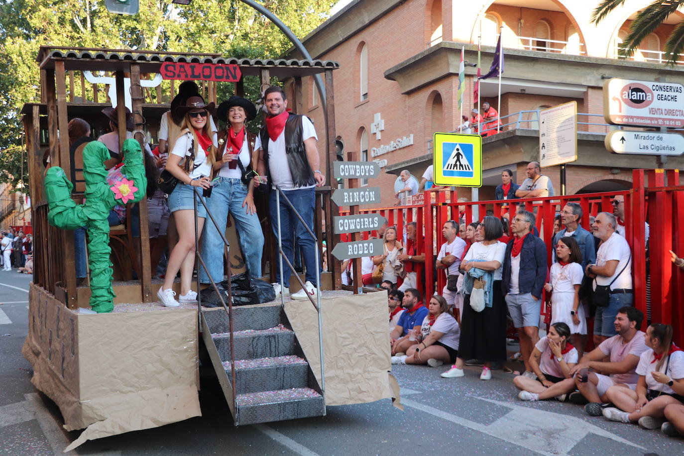 El desfile de carrozas, en imágenes