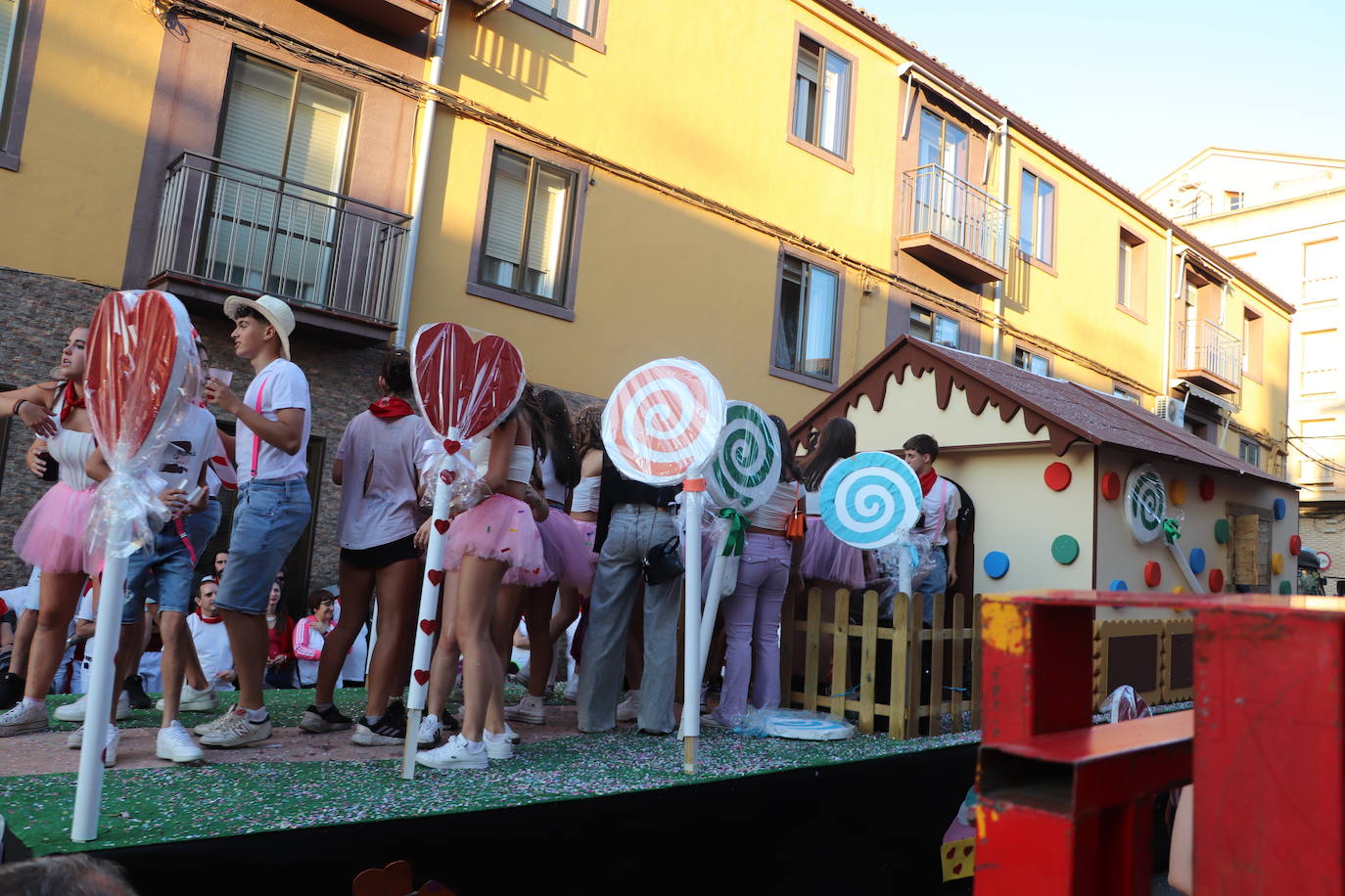 El desfile de carrozas, en imágenes