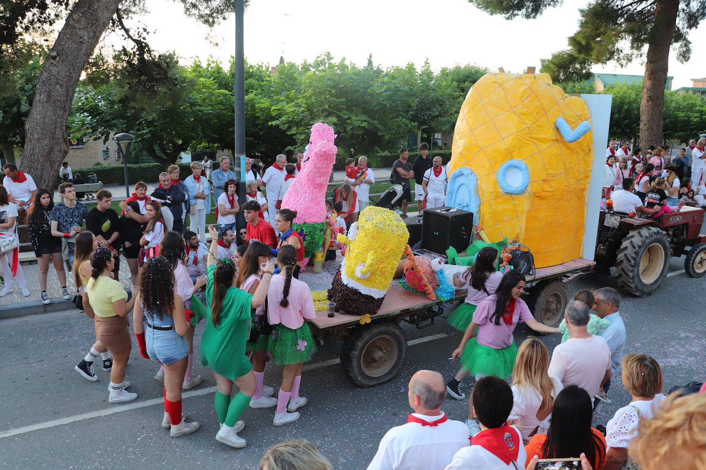 El desfile de carrozas, en imágenes