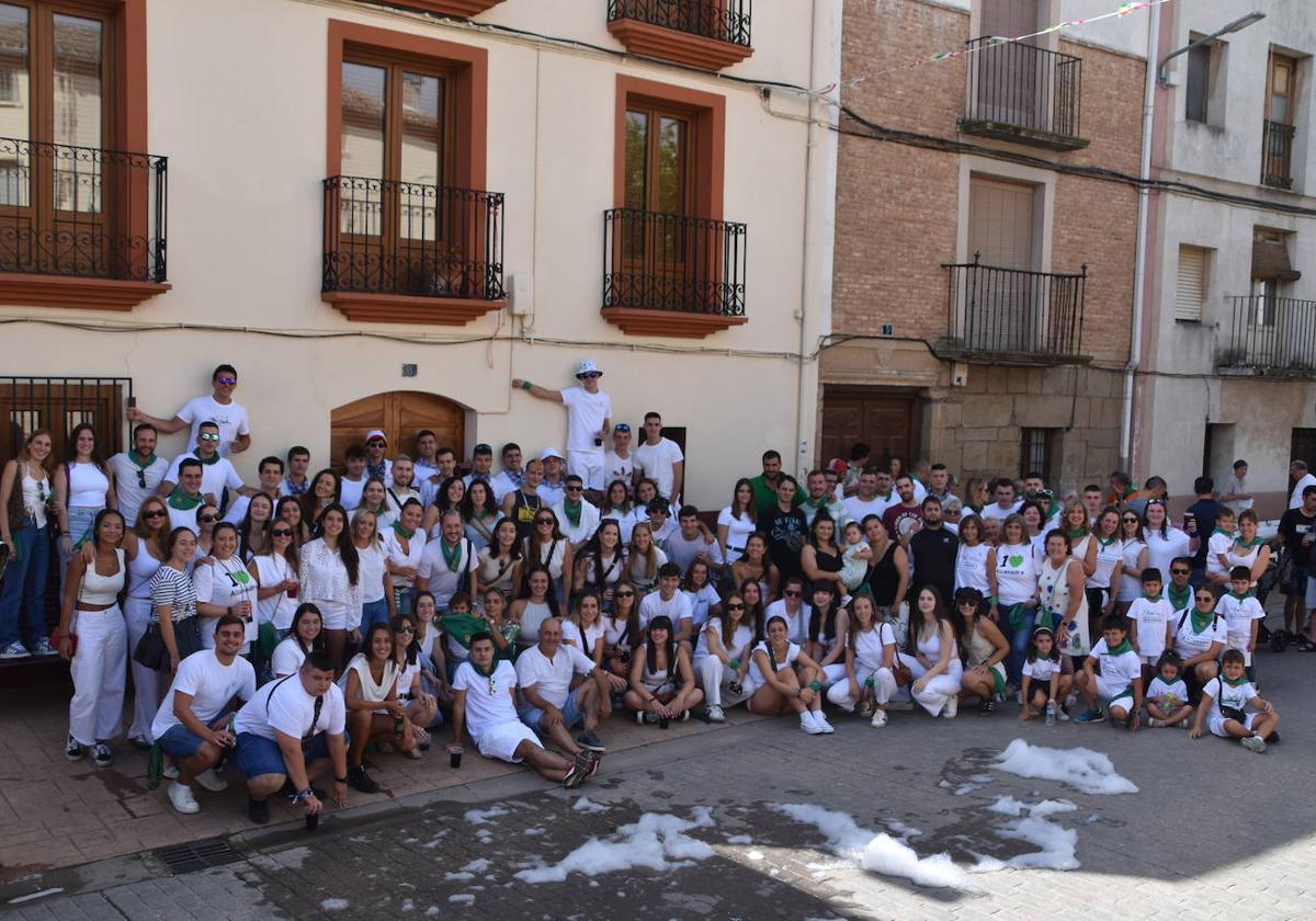 Alcanadre inicia sus celebraciones de San Roque con el disparo del cohete