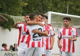 Los jugadores de la SD Logroñés celebran uno de sus goles.