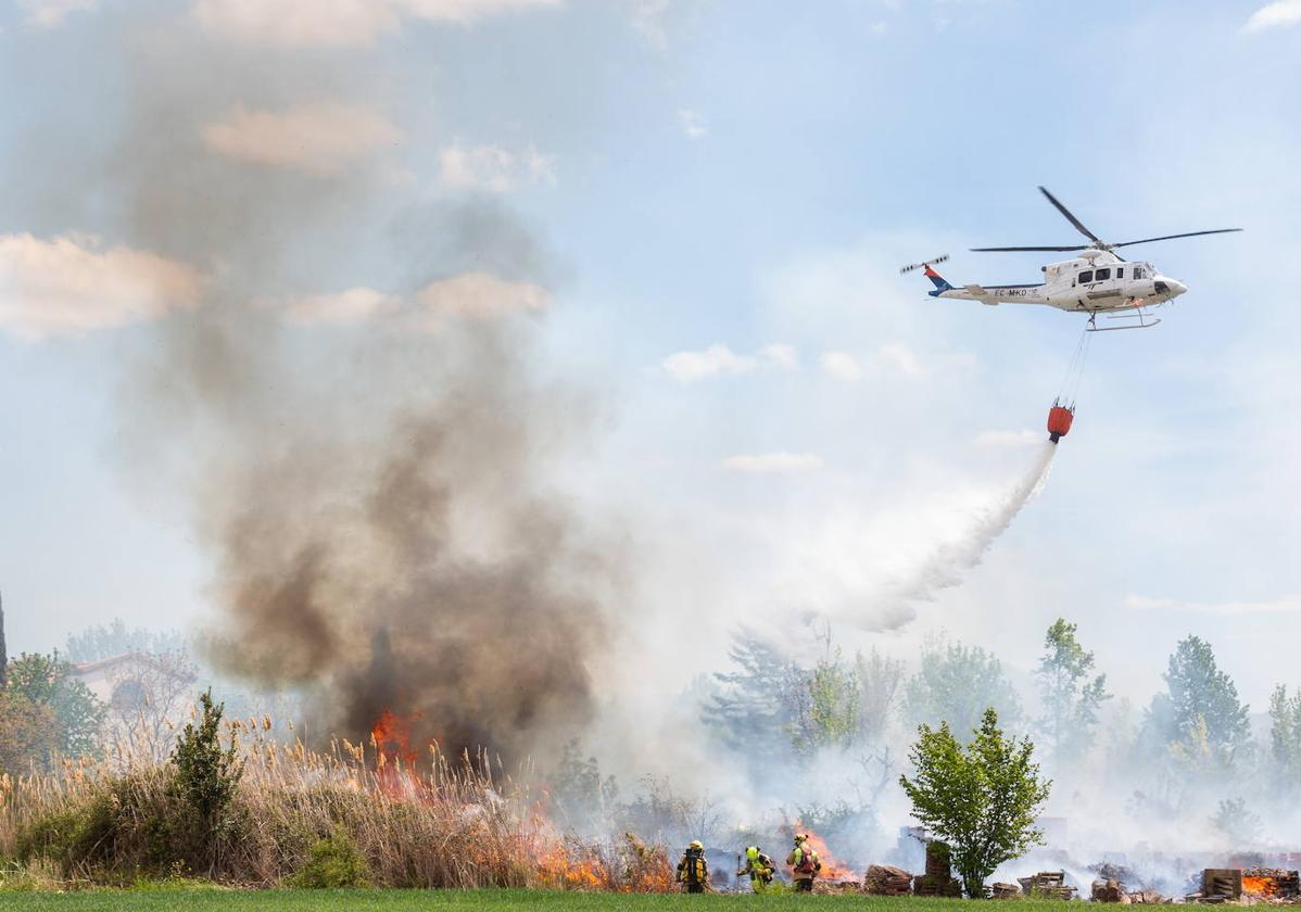 Intervención en un incendio en Logroño del mes de abril.