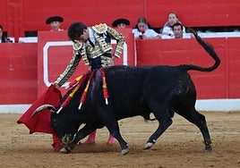 Derechazo de un entregado Fabio Jiménez que cortó dos orejas.
