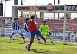 Facu Ballardo logra el tanto del empate para el Calahorra.