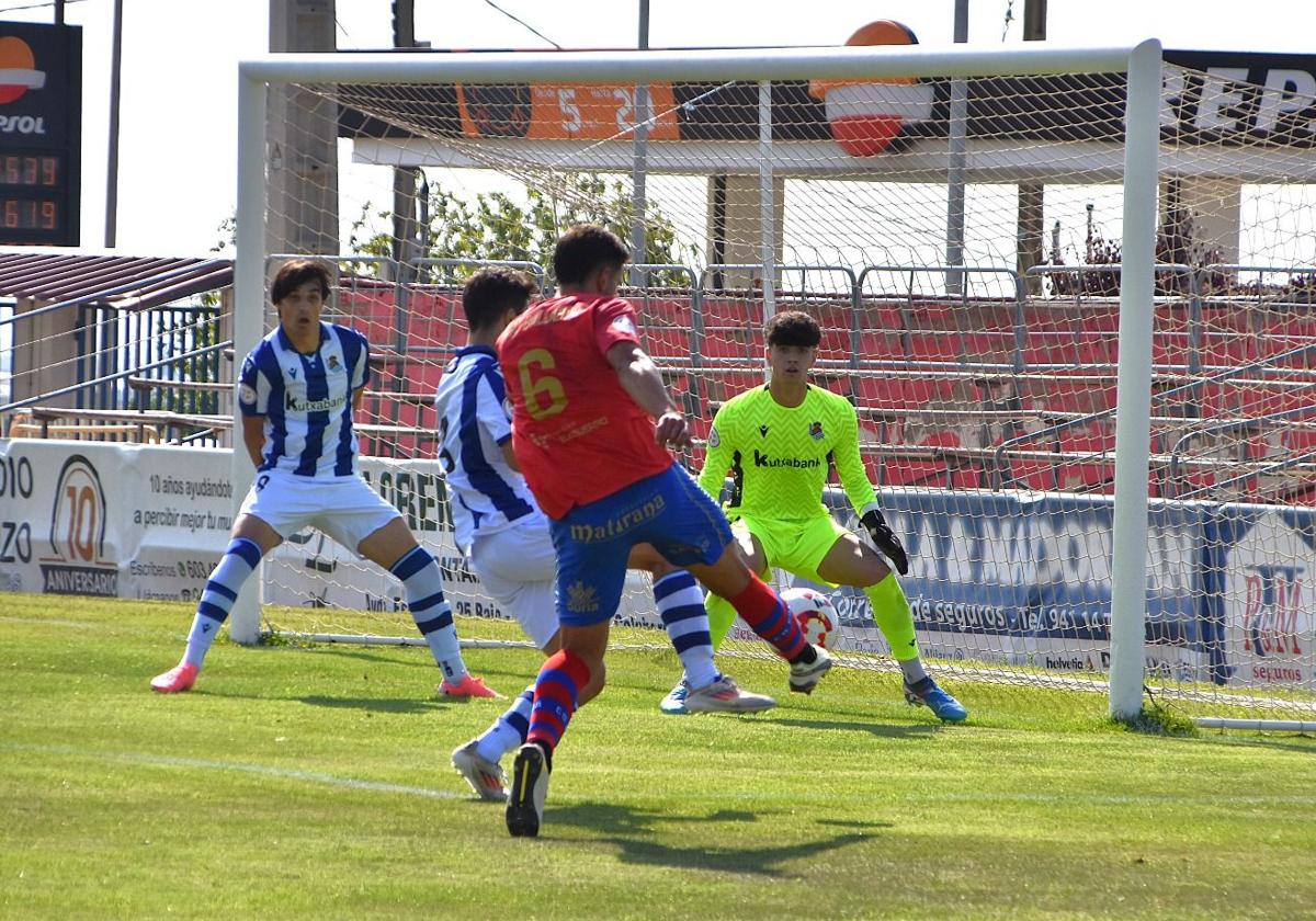 Facu Ballardo logra el tanto del empate para el Calahorra.