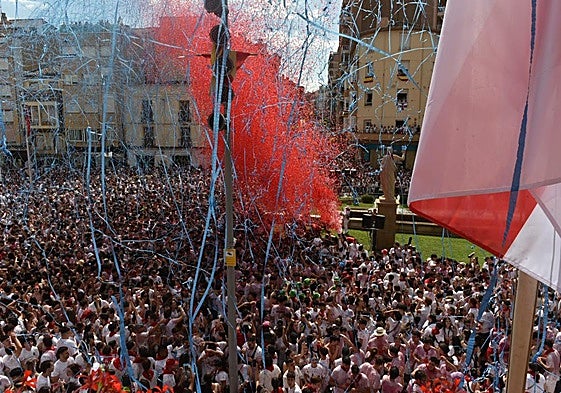 Jolgorio en Calahorra con el inicio de las fiestas en honor a San Emeterio y San Celedonio.