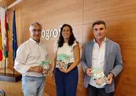 José Luis Sáez, Laura Rivas y Carlos Fuentes en la presentación del nuevo curso de la UPL.