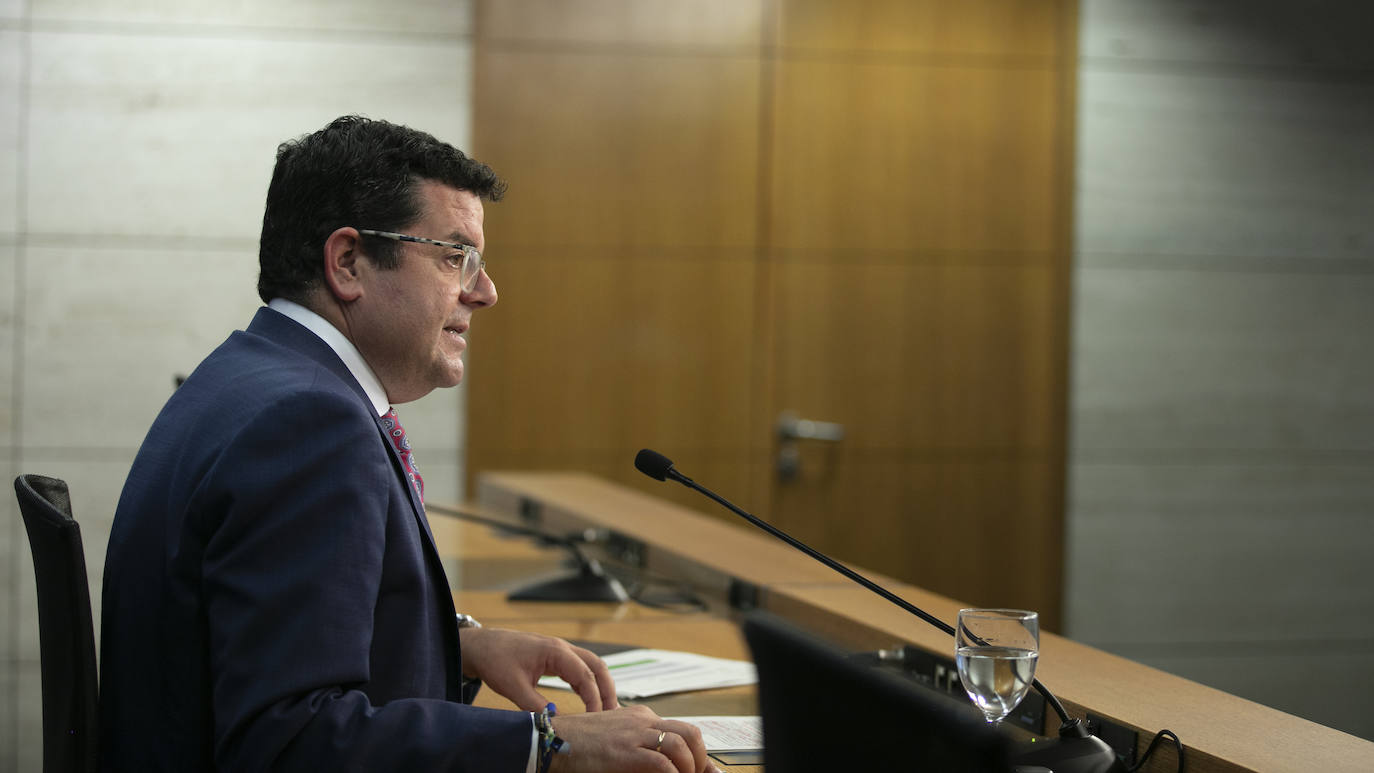 Alfonso Domínguez, durante la rueda de prensa posterior al Consejo de Gobierno