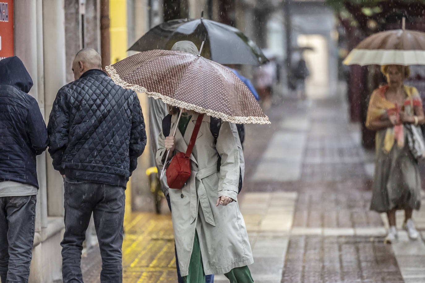 Una fuerte tormenta descarga sobre Logroño