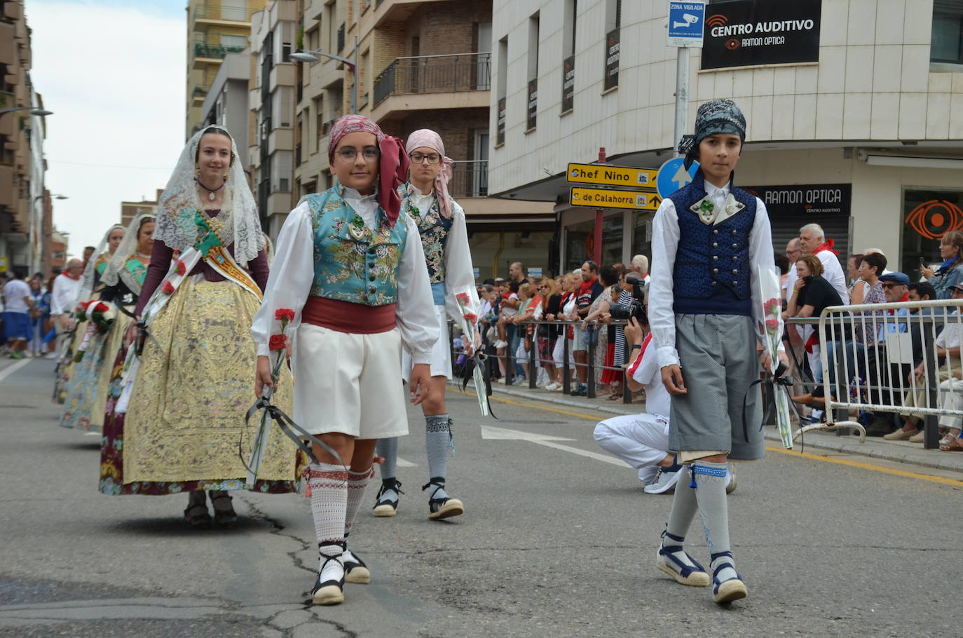 Las imágenes de la ofrenda de flores a los patronos en Calahorra
