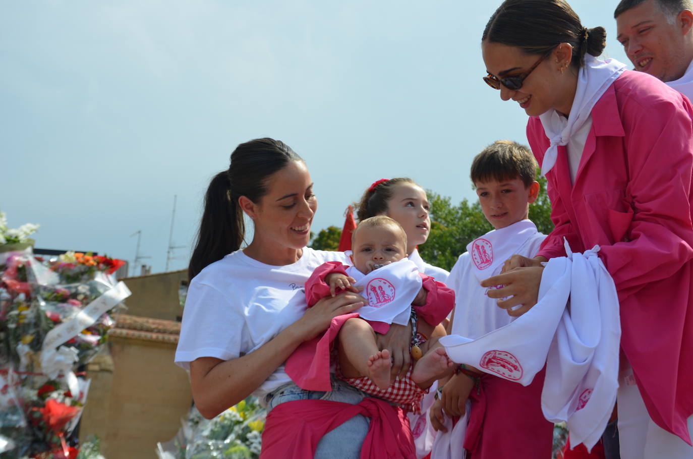Las imágenes de la ofrenda de flores a los patronos en Calahorra