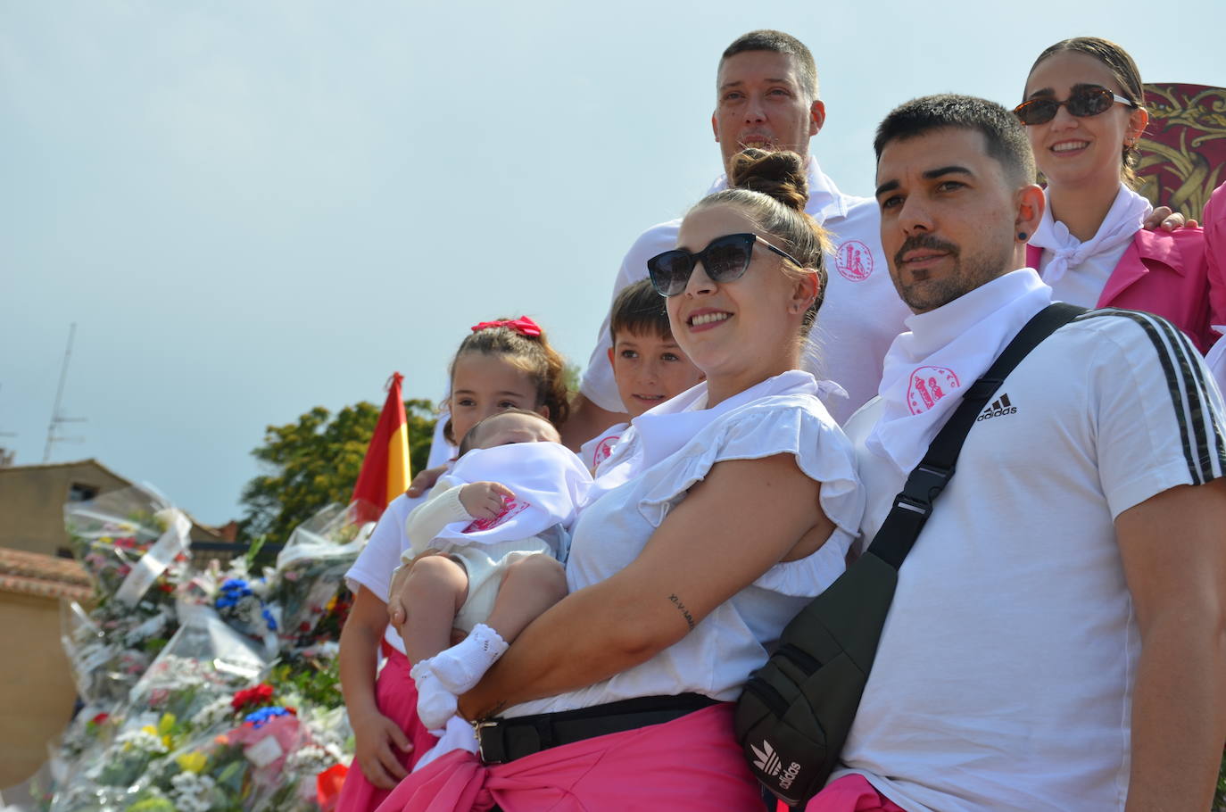 Las imágenes de la ofrenda de flores a los patronos en Calahorra