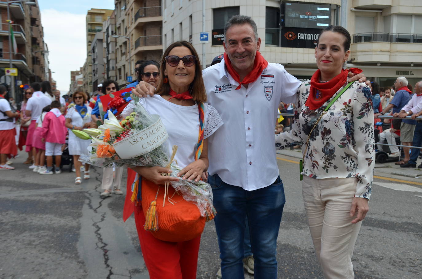 Las imágenes de la ofrenda de flores a los patronos en Calahorra