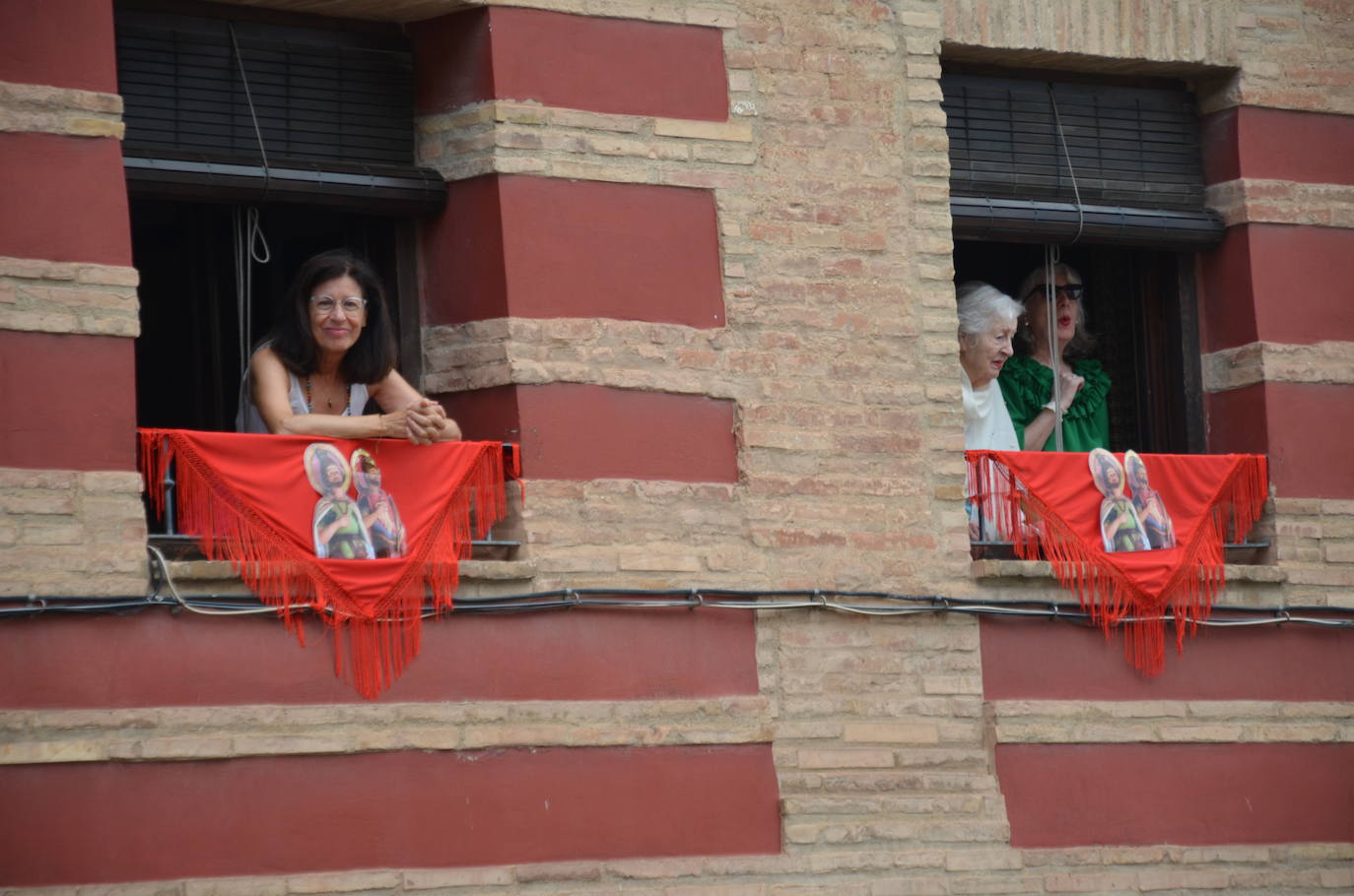 Las imágenes de la ofrenda de flores a los patronos en Calahorra