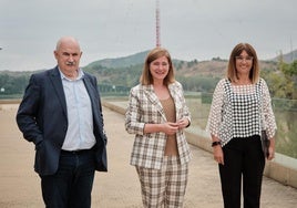 José María Aierdi (Navarra), Noemí Manzanos (La Rioja) y Amaia Barredo (País Vasco), en La Grajera.