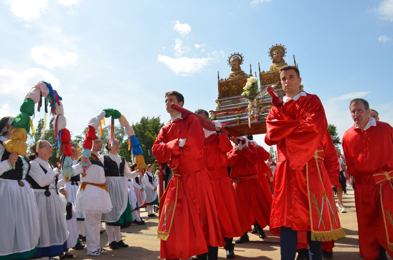 Procesión en honor a los santos de Calahorra