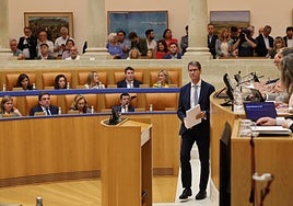 Capellán, subiendo al estrado para su discurso