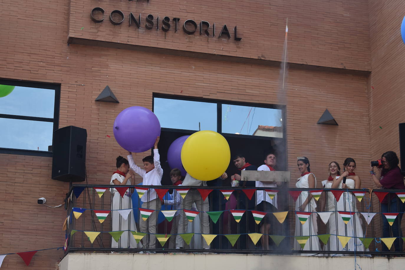 Disparo del cohete de las fiestas de Pradejón