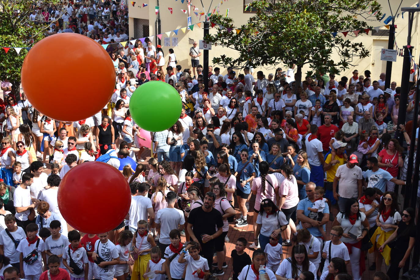 Disparo del cohete de las fiestas de Pradejón