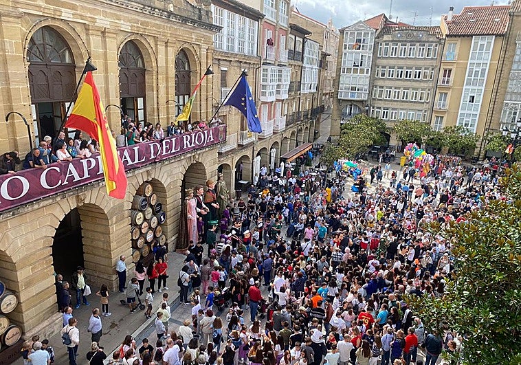 Los cohetes iluminaron el cielo de Haro y dieron paso a la fiesta