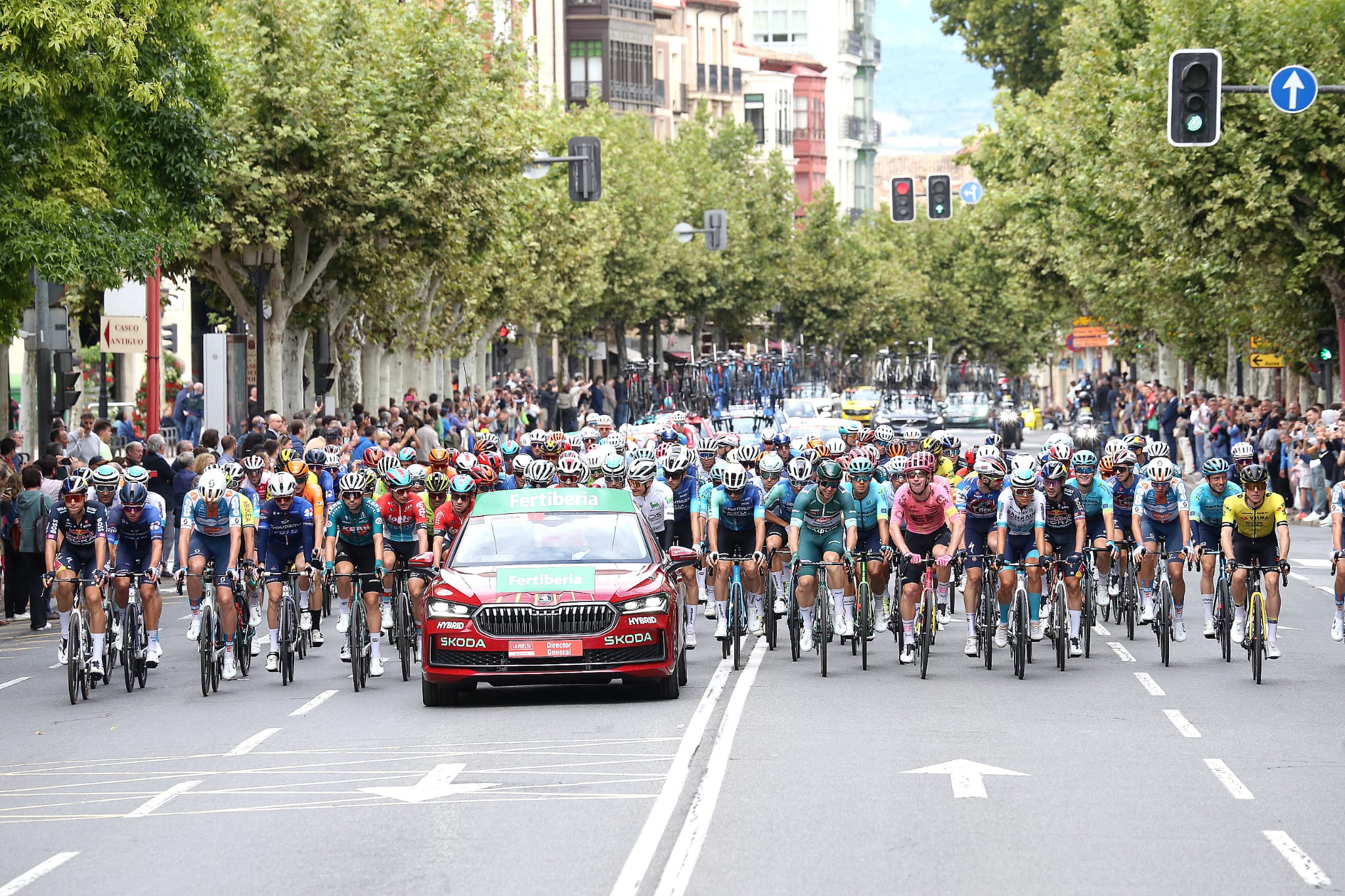 Salida de la Vuelta Ciclista en La Rioja