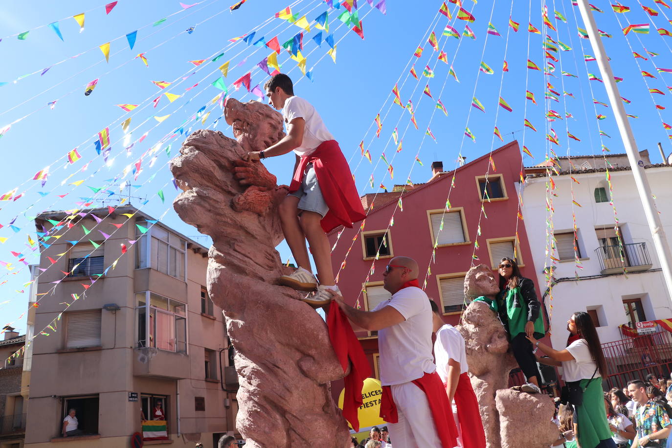 Autol arranca sus fiestas con el chupinazo