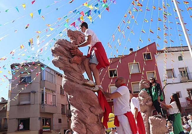 La Arañuelo y la Bureo pusieron los pañuelos a los Picuezos.