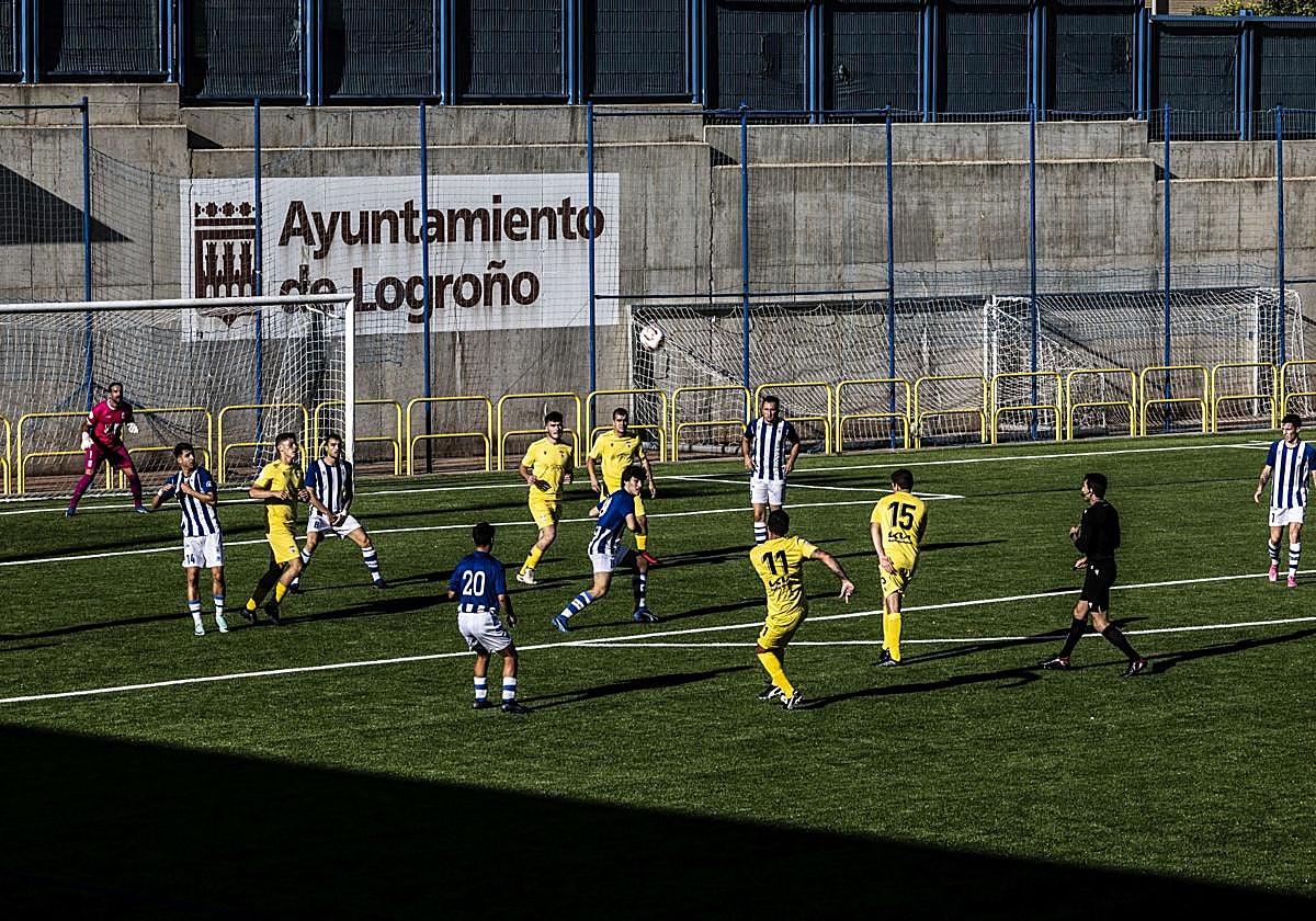 El Náxara inaugura El Salvador con goleada