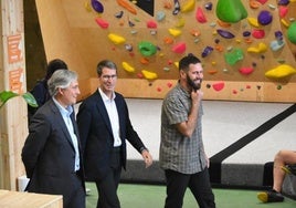 José Luis Pérez Pastor, Gonzalo Capellán y Diego Quesada, en la inauguración oficial de Neko Escalada.