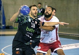 Un momento del encuentro entre el Ciudad de Logroño y el Torrelavega.