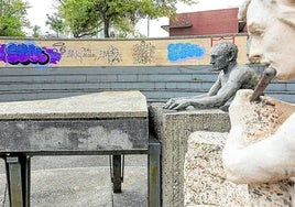 Conjunto escultórico 'Concierto', de Miguel Ángel Sainz, en la plaza Joaquín Elizalde de la capital riojana.