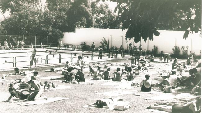 Imagen antes - La piscinas de la Sección Femenina