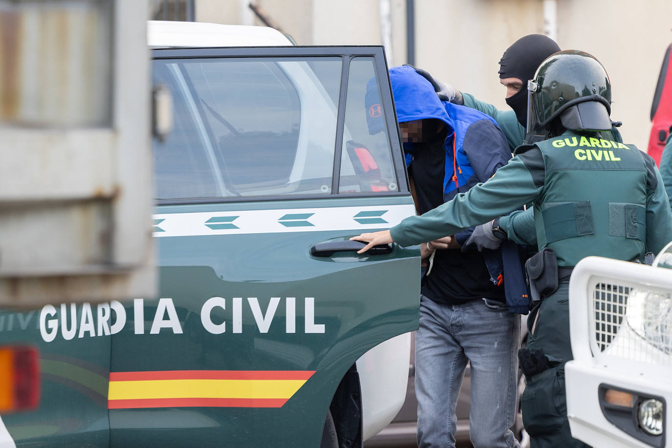 Redada y detención en la calle Ebro