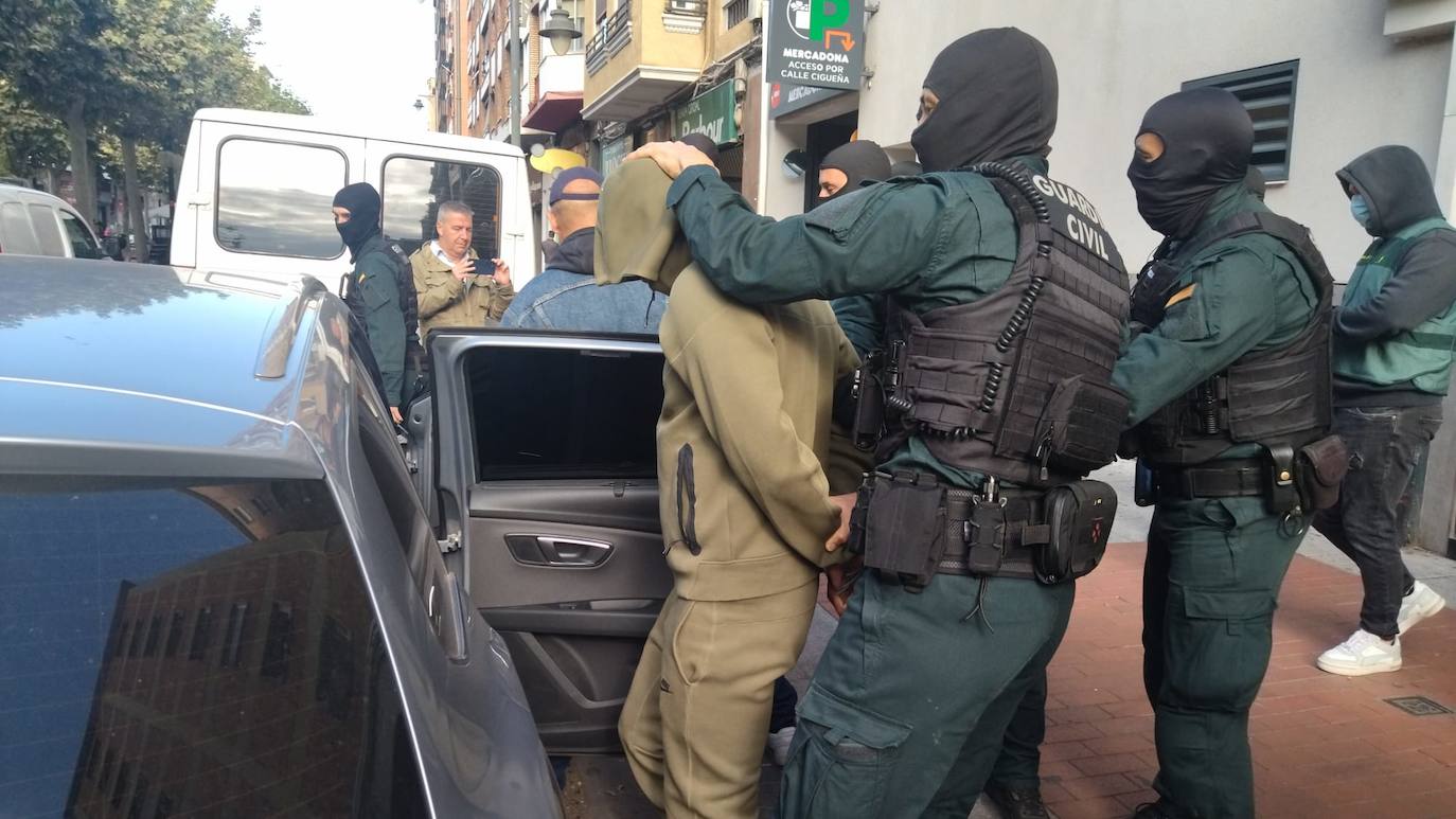 Detención en avenida de la Paz