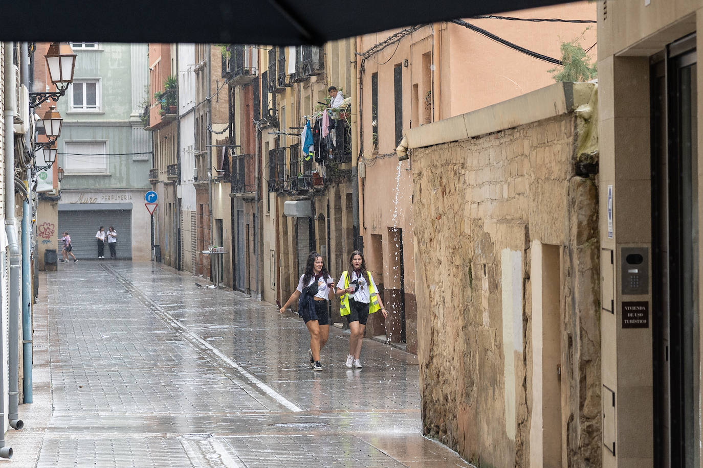 La lluvia no pudo con el ambiente festivo