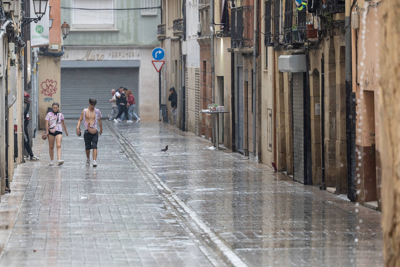 La lluvia no pudo con el ambiente festivo