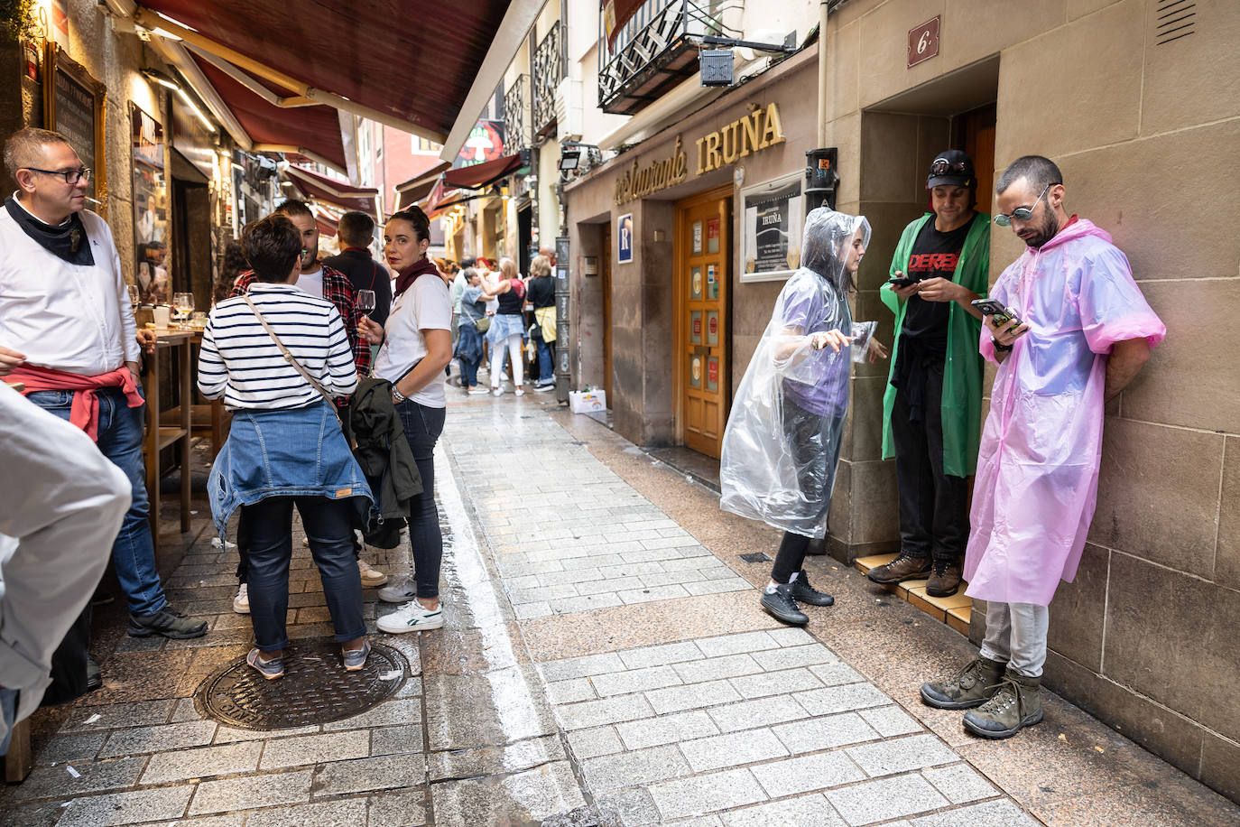 La lluvia no pudo con el ambiente festivo