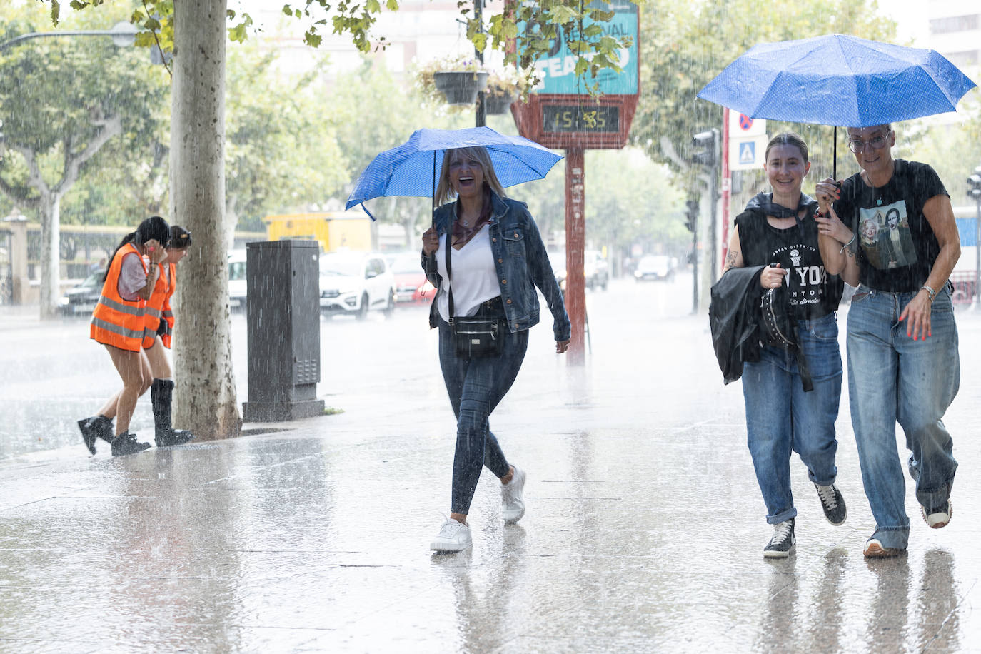 La lluvia no pudo con el ambiente festivo