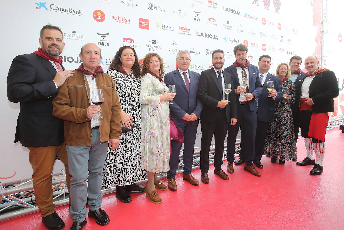 Iván Reinares, Vicente Urquía, Ester Espinosa, Ana Victoria del Vigo, José Ángel Lacalzada, Javier García, Luis Alonso, Sergio Martínez Astola, María Somalo, Kilian Cruz, y Miquel González de Legarra.