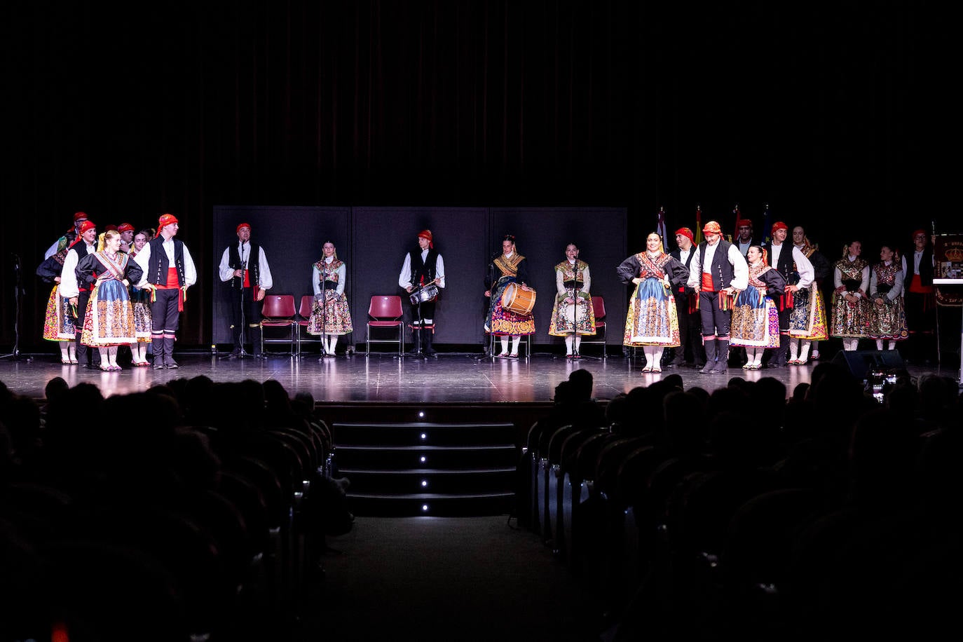La lluvia no puede con la danza