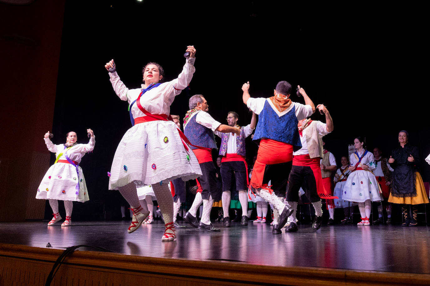 La lluvia no puede con la danza