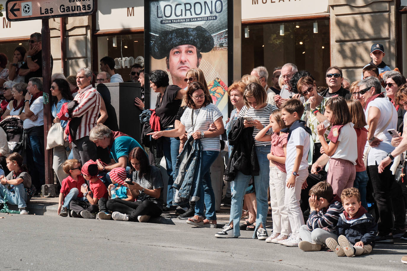 Desfile de peñas en las Carrozas