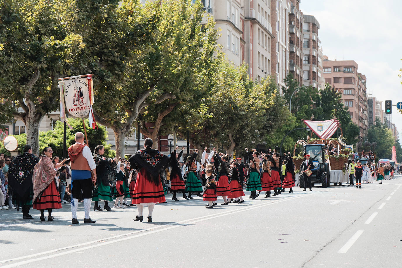 Desfile de peñas en las Carrozas