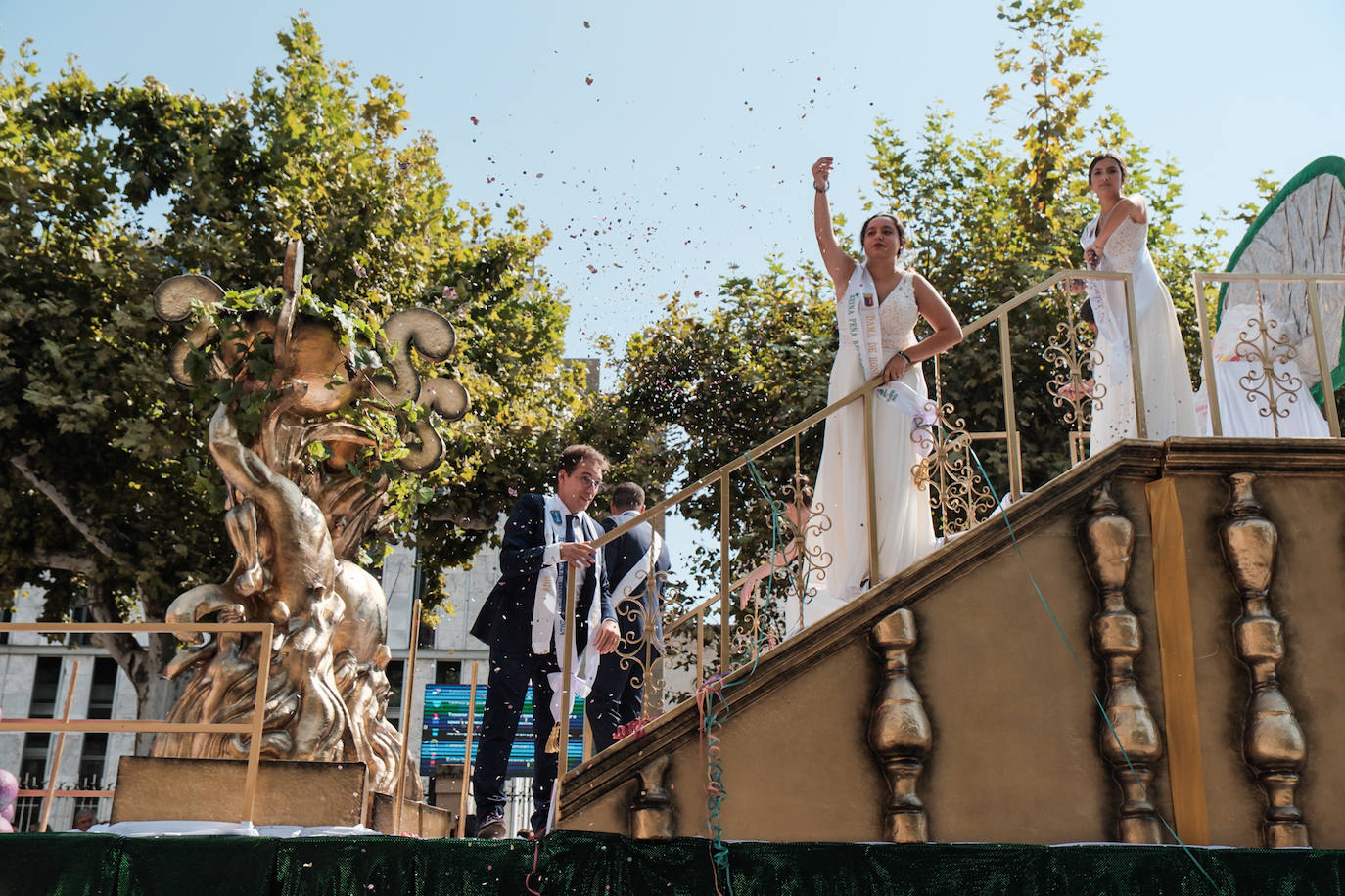 Desfile de peñas en las Carrozas