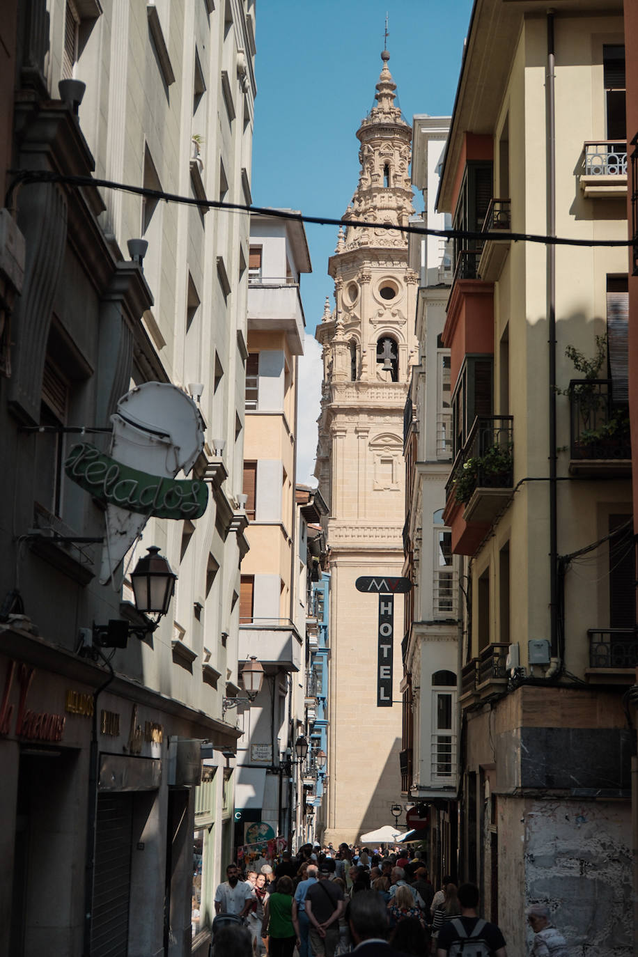 Desfile de peñas en las Carrozas