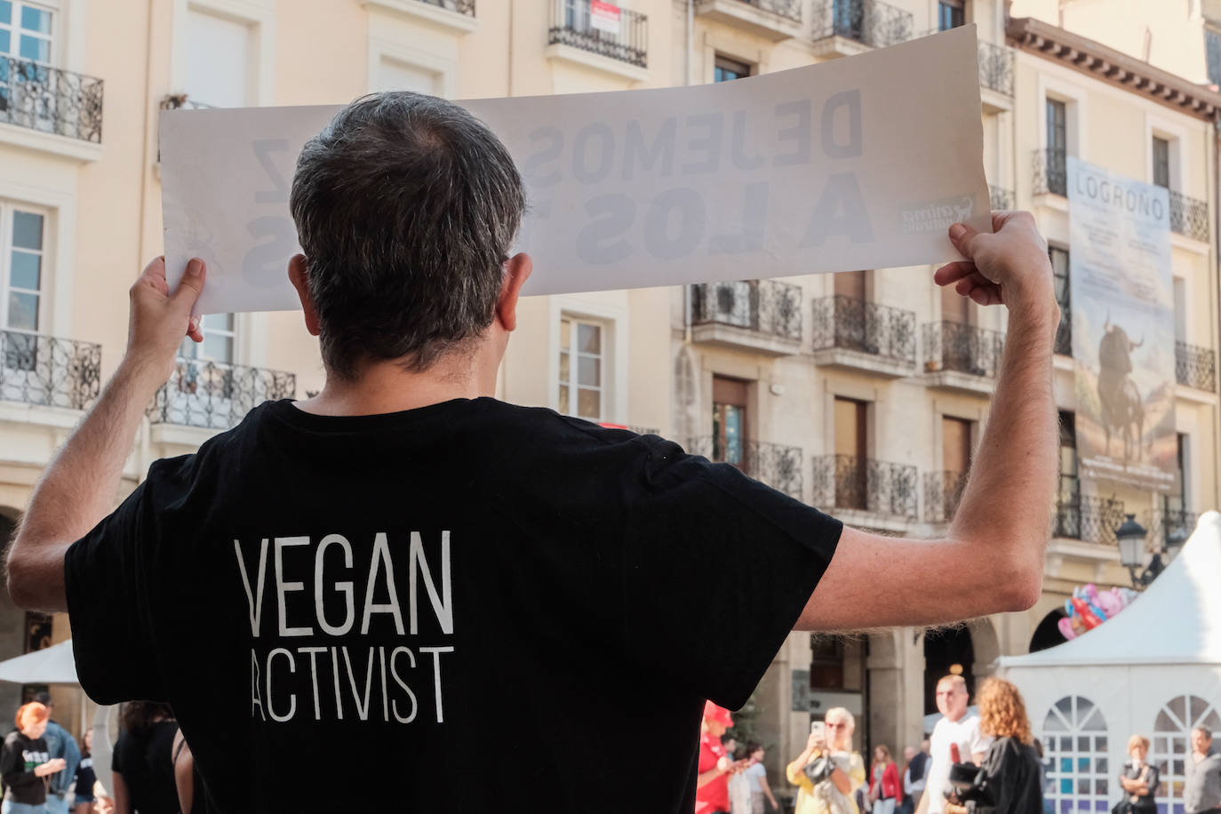 Concentración en la Plaza del Mercado bajo el lema &#039;Tauromaquia Abolición&#039;.