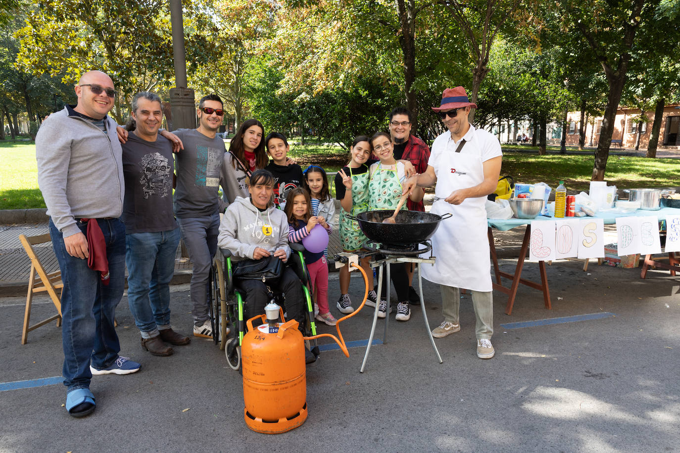 Logroño saborea las calderetas en la calle